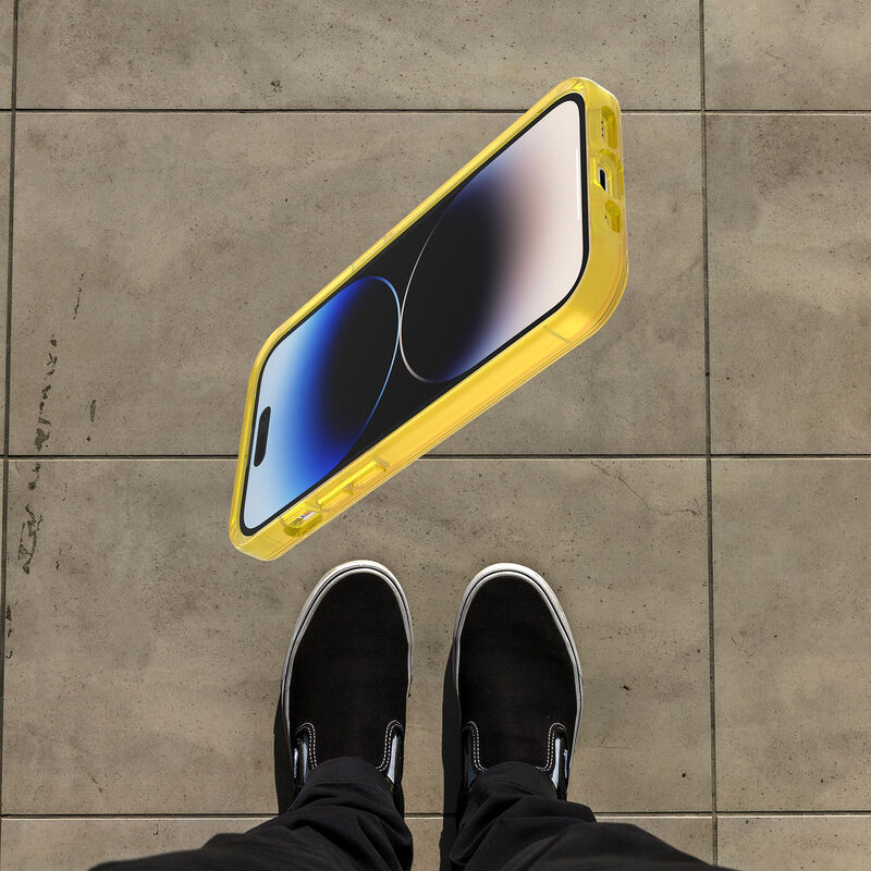 product image 2 - iPhone 14 Pro Case Symmetry Series Clear for MagSafe